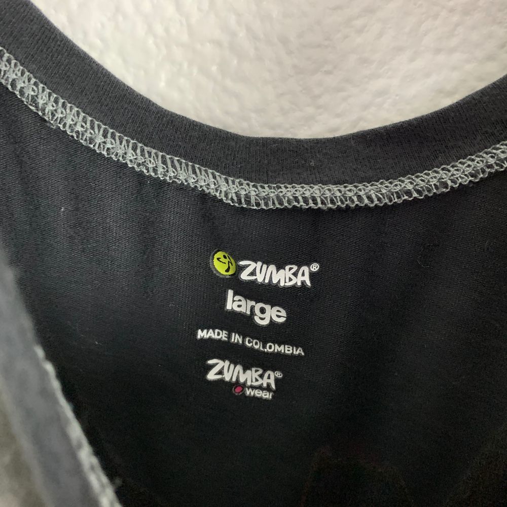 Zumba Short Sleeve Performance Workout Shirt Large - Picture 5 of 6